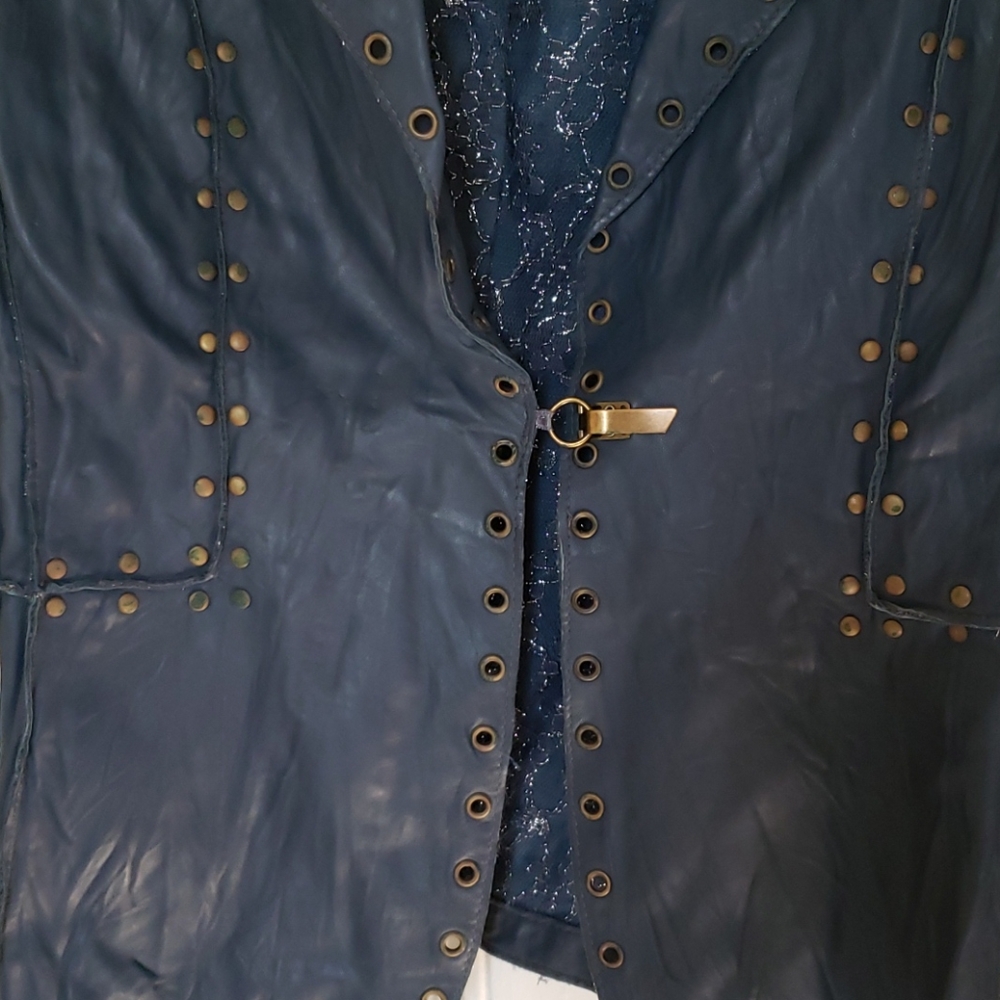 Leather jacket - Picture 4 of 11